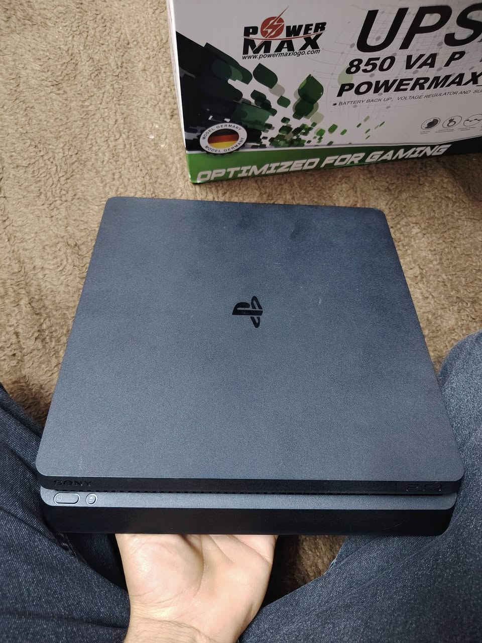 سلام عليكم بلي فور سلم مهكر كامل ماحقاته جوستك وحدة اصلي مالته بلادي والثانيه بالة يعني اصلية والاصليات تعرفون اسعارهن أو ويا 5 لعبات ومكتبة كيم باتو يعني تكدر تنزل أي لعبه أبالك بدون متروح لأبو مكتبه  جهاز لوك ممفتوح كدامكم  براغية گبس ويا يو بي إس 850 وكارتونتة استخدمتة بس 4 مرات الله شهد انطي بي ضمان الجهاز سعرة 325 وذا تريد تستفسر اكثر مكاني بغداد قرب بسماية ***********
