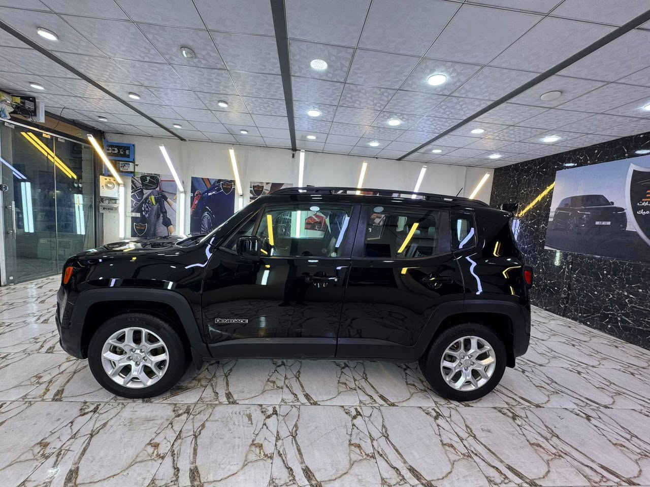 السلام عليكم
للبيع جيب رنكد موديل ١٦
 سوداء اللون مكفوله من الصبغ والتبديل فقط بارد بخشم البنيد 
رقم كربلاء الجديد 
ماشيه ١٣٣ ألف 
السياره جاهزه من كل شي تخم تاير تبريد ثلج رون فول بصمه كامره / حساسات وارد امريكي كلين تايتل
 السعر ١١٠ مع المجال البسيط مكان السيارة كربلاء
 رقم الهاتف ***********
