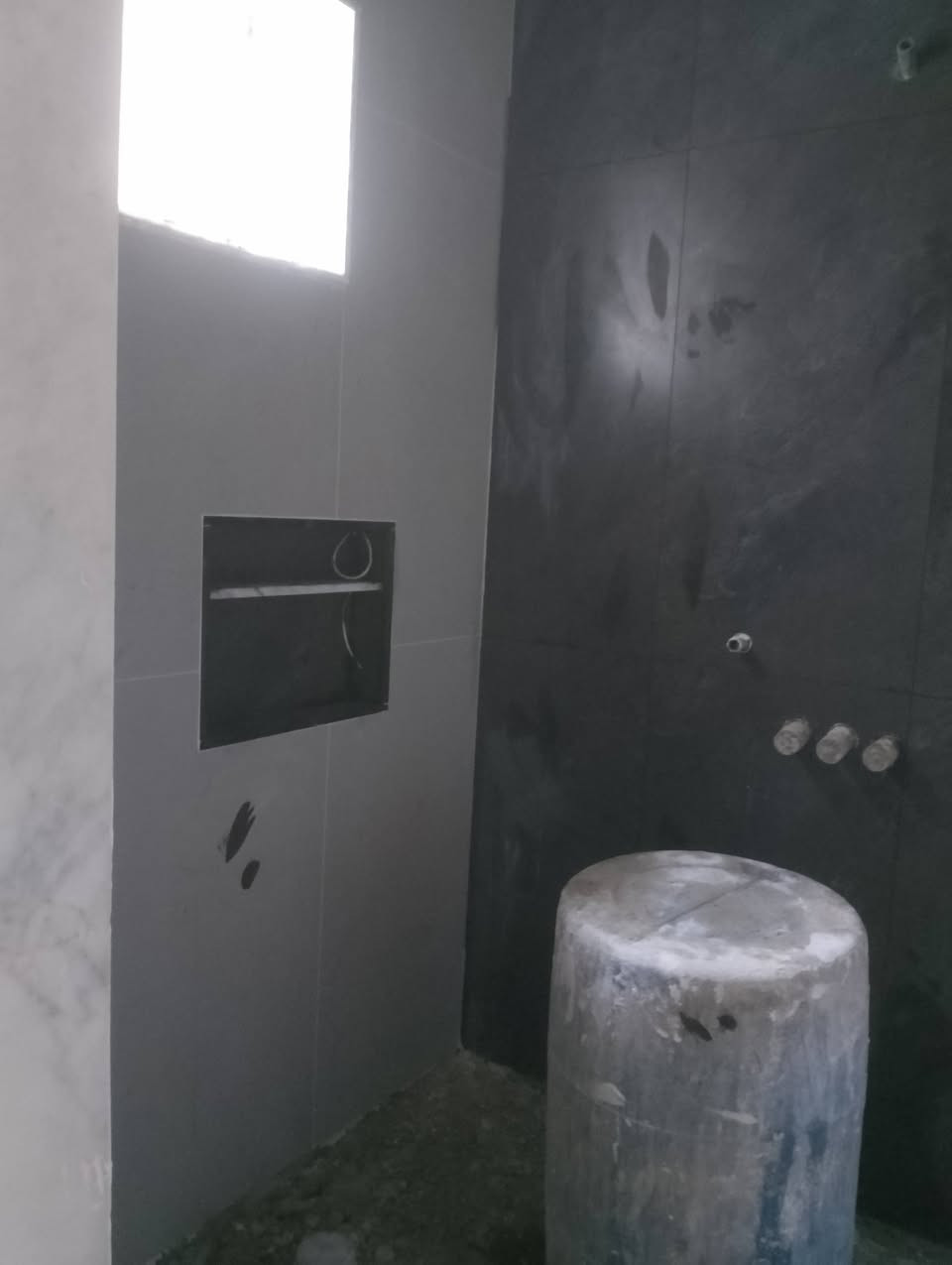 سلام عليكم كادر سيراميك +لبخ مصاطر شغل شرط ستلام مهندس السعر 5000 سيراميك +لبخ شيعلاشي شغل فول *********** )(***********
