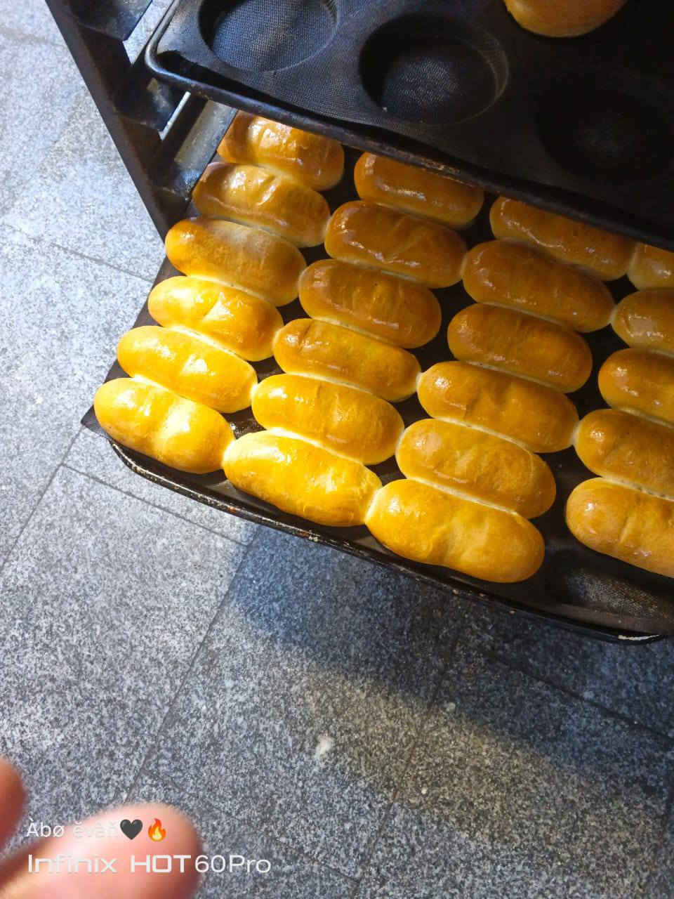 السلام عليكم ورحمه الله
خلفة سوري معي فيزا وامشي باوراق الاقامه من شهر وصلت العراق اشتغل صمون كهربائي _شرك_كعك سمسم_كليجا_برازق 
مكاني بغداد الجديدة 
لأتصال ‏‪***********
واتساب 963984514237+
