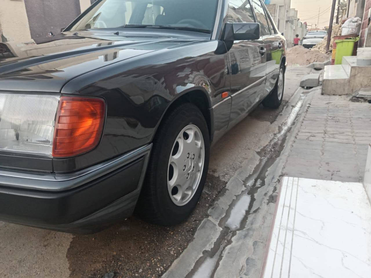 مرسيدس دب موديل 1992
لون اسود رقم بغداد الانگليزي الجديد السنوية لـ 2030

السيارة بأسمي تحويل ثاني يووم 

محرك بلادي عنكبوت لا تنقيص ولا تبخير

السياره ناعمه وحلوة خير من الله 

قواعد دبل بلاد سليمة ما بيها اي تصليح

كشنات كهربائية

السياره تتفتح وتنقفل سنتر لوك 

غرفتها كلش حلوه

صبغ عاام جمالية السيارة ما بيها اي اخياس

السعر 78 وبيها مجال مكاني بغداد

للاستفسار الاتصال ***********
