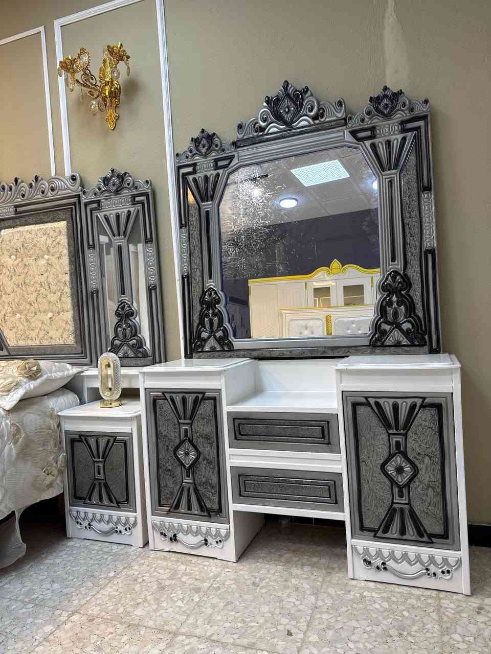 حصرياً الموديل الجديد
السعر مليون دينار فقط 😍

غرفه نجاره قتصاديه 🛌

متكونه من 9 قطع مميزه 

الكنتور ارتفاع 240 طول 320 

مع الزاويه مجموع الطول 4 امتار 

السمك الخارجي للغرفه 5 ملم انديف

والسمك الداخلي 3 ملم معاكس ابيض

سعر الشازلون الخزان 75 الف 

سعر الشازلون المقعد 50 الف 

متوفر توصيل وشد داخل بغداد 😊

متوفر توصيل وشد لكافة محافضات العراق 🇮🇶


**إذا كنت صاحب هذا الإعلان وتريد حذفه لأي سبب، رجاءا أرسل رسالة إلى الدعم الفني**