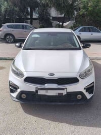 سيراتو 20 للبيع كفاله عامه  محرك 1600 تبريد خلفي  تحكم ستيرن  اشاير با...