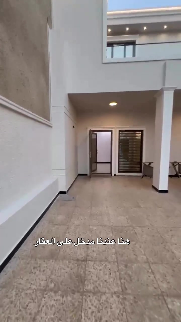 🔥 تحية طيبة️ 

🏠 بيت للإيجار – الحارثية

📐 المساحة: 310م
📏 الواجهة: 10م
🔹 يصلح سكني أو تجاري
🔹 4 غرف نوم (1 أرضية 3 بالطابق الأول)
🔹 غرفتين ماستر
🔹 صالة + مطبخ
🔹 حمام رئيسي
🔹 حديقة أمامية وخلفية
🔹 كراج

💰 الإيجار الشهري: 40 ورقة
📌 الدفع: سنوي أو 6 اشهر
🔎 رمز العقار : 377

✨يوجد أيضاً عروض أخرى سكنية وتجارية
 بمناطق مختلفة وبأسعار متنوعة
📱اتصال ***********
💬 واتساب: ***********
دارك عراقي للوساطة والاستثمار العقاري
✨نستقبل كافة العروض السكنية والتجارية✨
#للايجار #ايجار #إيجار_تجاري_مباشر_على_الاربع_شوارع #عقارات_المنصور_الأميرات_الداوودي_حي_المتنبي_المهندسين_حي_العربي_المالية_حي_دراغ_البيجية_العناب #الحارثية
