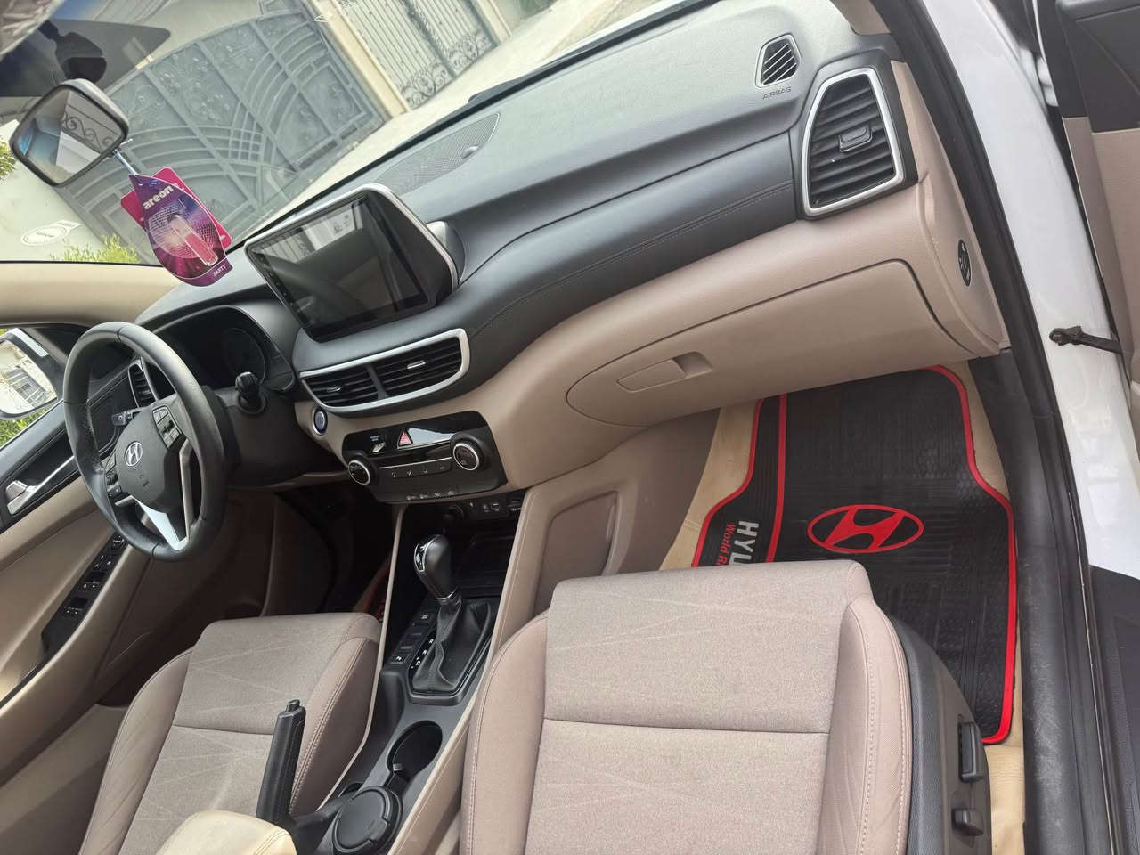 هونداي توكسون موديل 2021  سياره كلين ماشي 32الف  شغال بصمه. سياره بصمي مال بيت  عنوان كركوك. شوروا. ***********.  واتساب. كركوك, العراق
