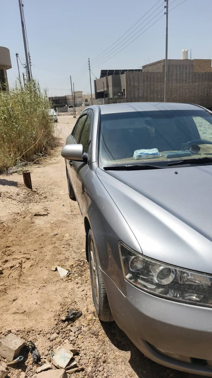 السلام عليكم سوناتا للبيع 2008 رقم بغداد بأسمي تبريد ثلج ٦ سلندر مكينه كير صدر امامي خلفي جديد فتحه سلايد تحكم ستيرن جهتين كشنات كهرباء شاشه فول مواصفات عدا البصمه
 العنوان بابل ناحية النيل ***********
