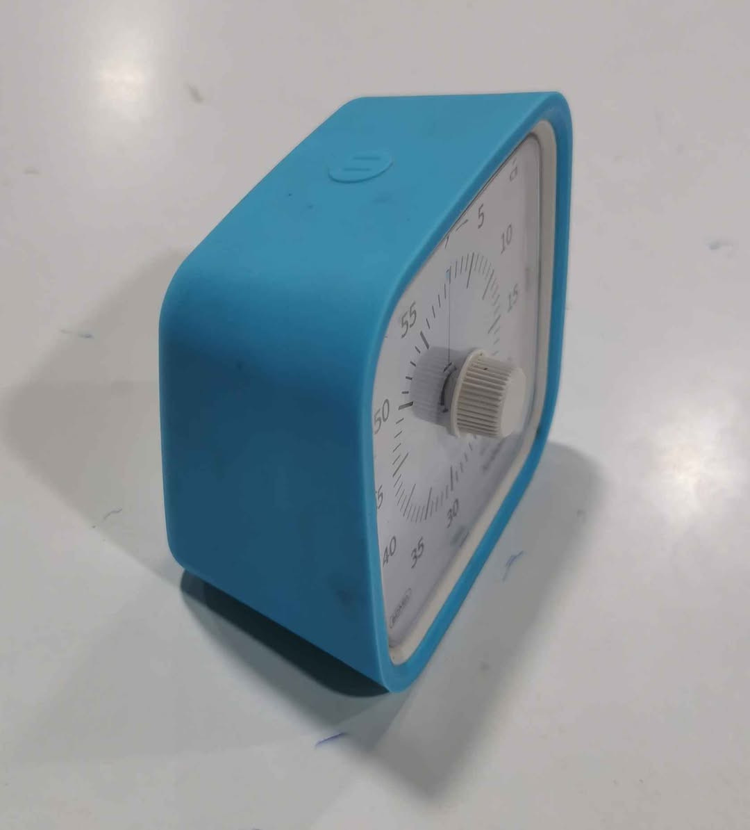 تایمەری (Visual Timer) بۆ فرۆشتن بە نرخێکی زۆر گونجاو.
مارکەی: Yunbaoit (ئەسڵی).

تایبەتمەندییەکان:
✅ بۆ ماوەی ٦٠ خولەک دیاری دەکرێت.
✅ زۆر بەسوودە بۆ خوێندکارانی پۆلی ١٢ و زانکۆ بۆ ڕێکخستنی کاتی سەعی.
✅ سیستەمی بێ دەنگە (تک تک ناکات) و بێزارت ناکات.
✅ کاتێک کاتەکە تەواو دەبێت زەنگ لێ دەدات.
✅ زۆر پاک و خاوێنە و وەک نوێ وایە.
✅ بە پاتری کار دەکات.

نرخ: ١٢ هەزار .
شوێن: هەولێر
بۆ پەیوەندی نامە بنێرە. أربيل, العراق


**إذا كنت صاحب هذا الإعلان وتريد حذفه لأي سبب، رجاءا أرسل رسالة إلى الدعم الفني**