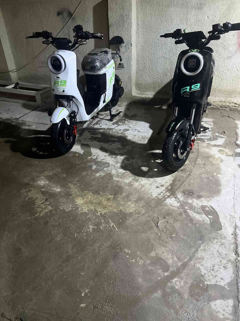 السلام عليكم خوان ‏دراجات R9 ‏ اثنين ￼ 2025 ‏ ‏ ‏نظافة فول ￼￼￼  ‏السعر ‏الوحده 425 ‏والعنوان البصرة الزبيرية ***********
