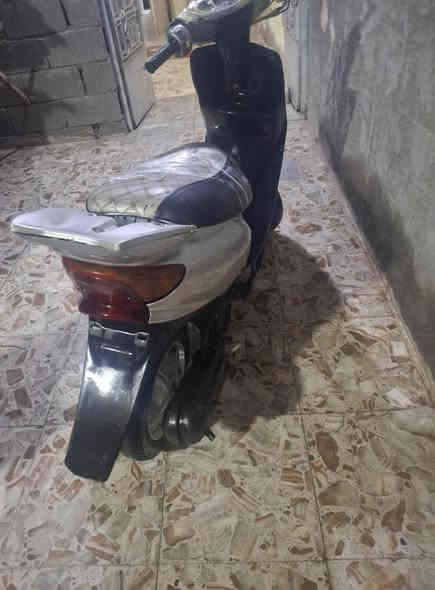 سلام عليكم دراجه عصفوريه  شغاله سلف هندار نقصهه فقط ترايش وقفل صندوك وشاير والباقي كله شغال سعرها ٢٠٠ وبيهه مجال بكاني نهايت حيور رقم الهاتف *********** اتصال فقط
