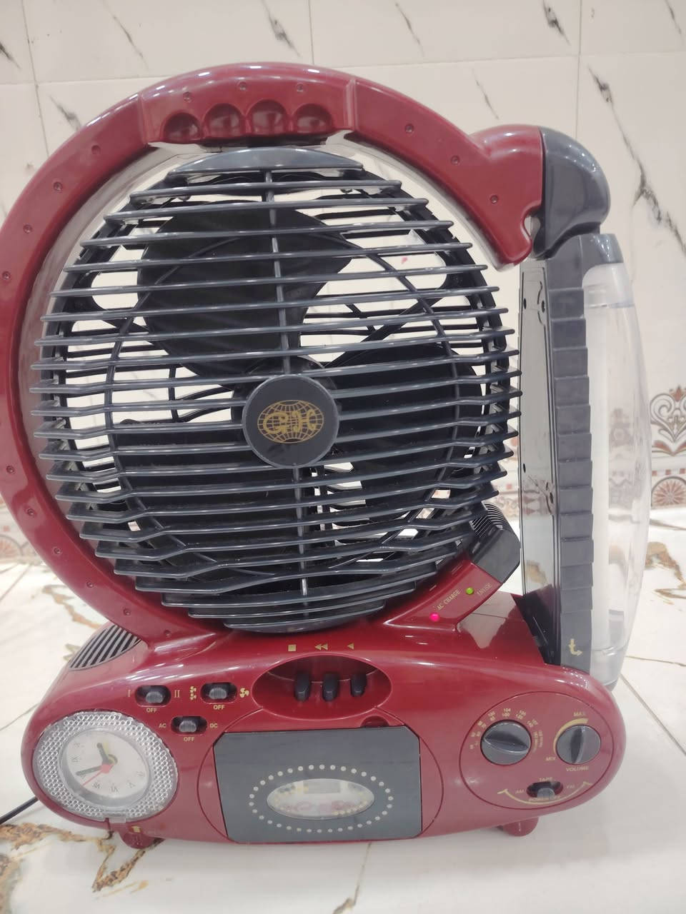 مسجل كاسيت راديو مروحه شحن شمعه ساعه جهاز كلش حلووو باله خليجي كويتي تريد تفضل
*********** واتساب
