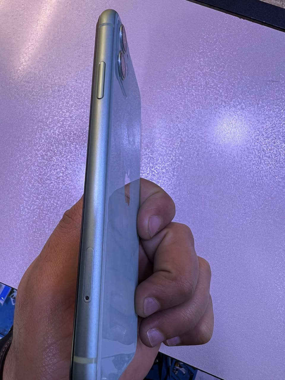 سلام عليكم آيفون ١١ كامرتين مبدل شاشة وبطارية احسن نوعية ذاكرة ١٢٨  وبطارية ١٠٠ سعر ٢٢٠ وبي مجال ميعجبة لا يعلق 😊*********** بغداد عبيدي
