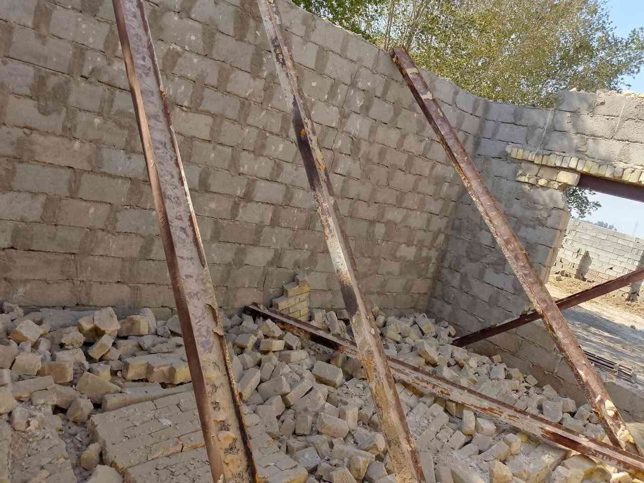 #شيلمان مستخدم سعر المتر ٧٥٠٠ تقريبا 32 شيلمانه ***********
