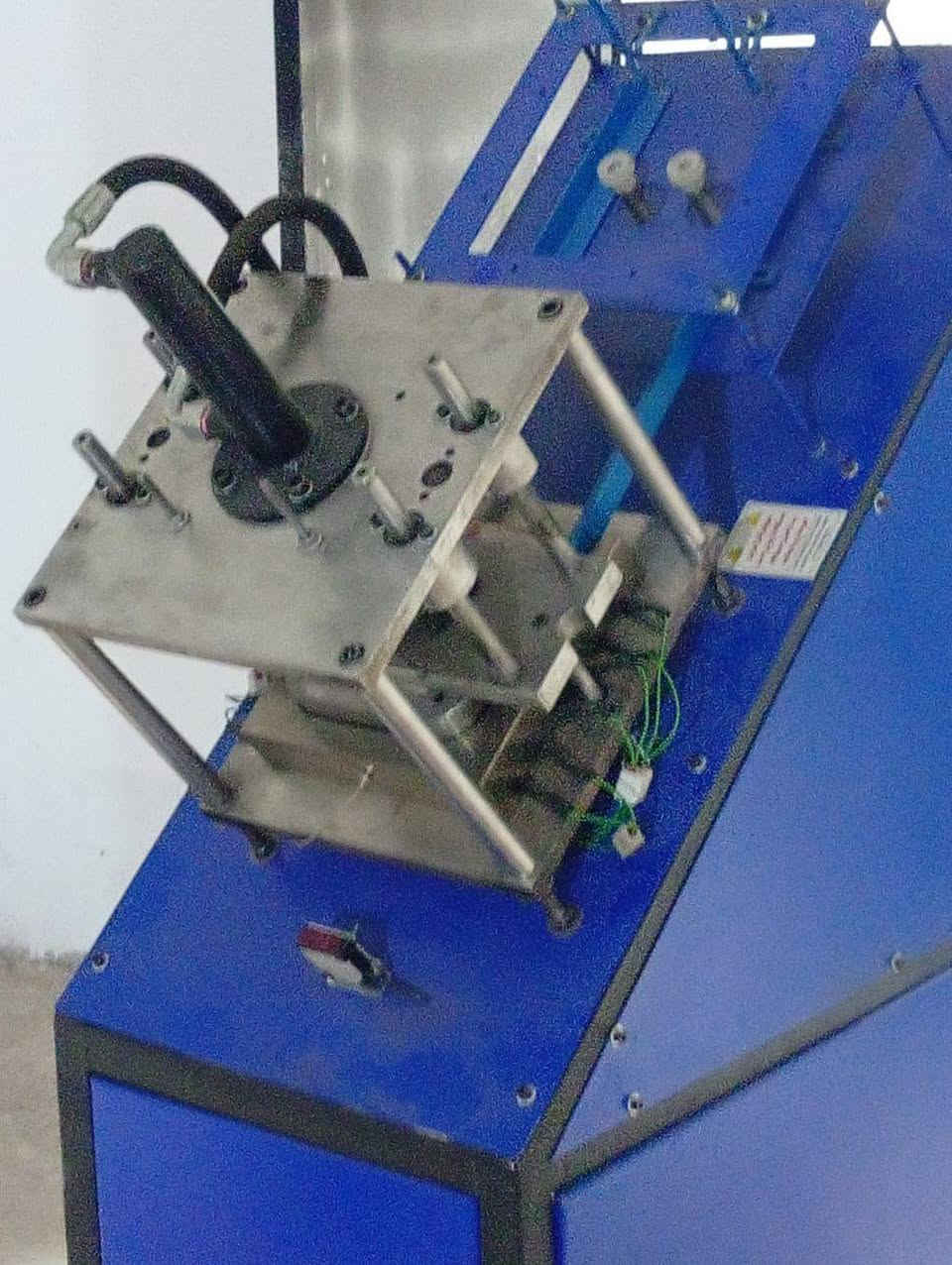 مكينه صناعه كوب و مواعين بلاستيك للبيع ايراني غير مستخدمه السعر 18 الف دولار ,,,,27مليون عراقي
 المكان كربلاء


**إذا كنت صاحب هذا الإعلان وتريد حذفه لأي سبب، رجاءا أرسل رسالة إلى الدعم الفني**