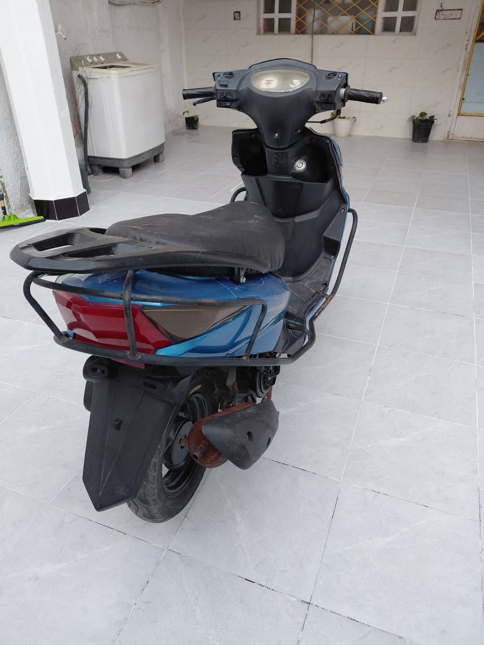 السلام عليكم دراجه سكنس نضيفه سرعته 140 شغاله نكره سلف مكينه خير من الله كهربايته شغاله شلعه معدل دبلات امامي خلفي شغال بيه درع كامل السعر 250 بيه مجال مكاني حله شارع 60 رقمي ***********
