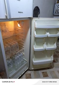 ثلاجة • نضيفه • ماتبرد