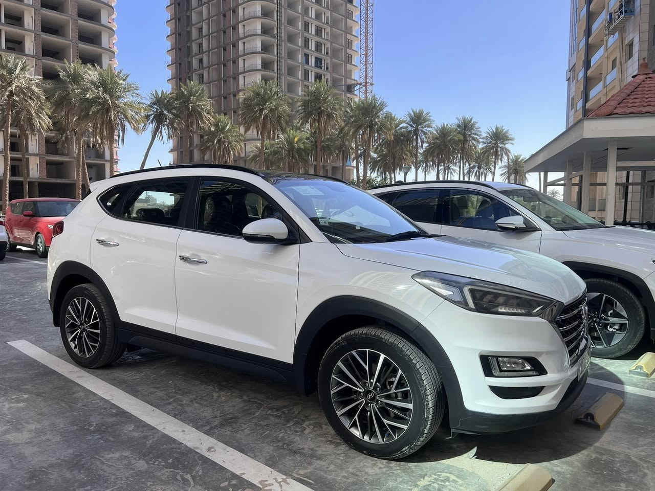 سلام عليكم 
توسان 2019 خليجي 
فول السياره الكاصد بنوراما  بصمه شاشه كامره لد امامي وخلفي تبريد قطعتين كشن جلد وكهرباء رقم بغداد بسمي بيه تكشير بالحافه مال بنيد ونصبغ على كده مكفوله من الضربه   السياره مكان السياره بغداد المنصور  
‭0771 429 3525‬
