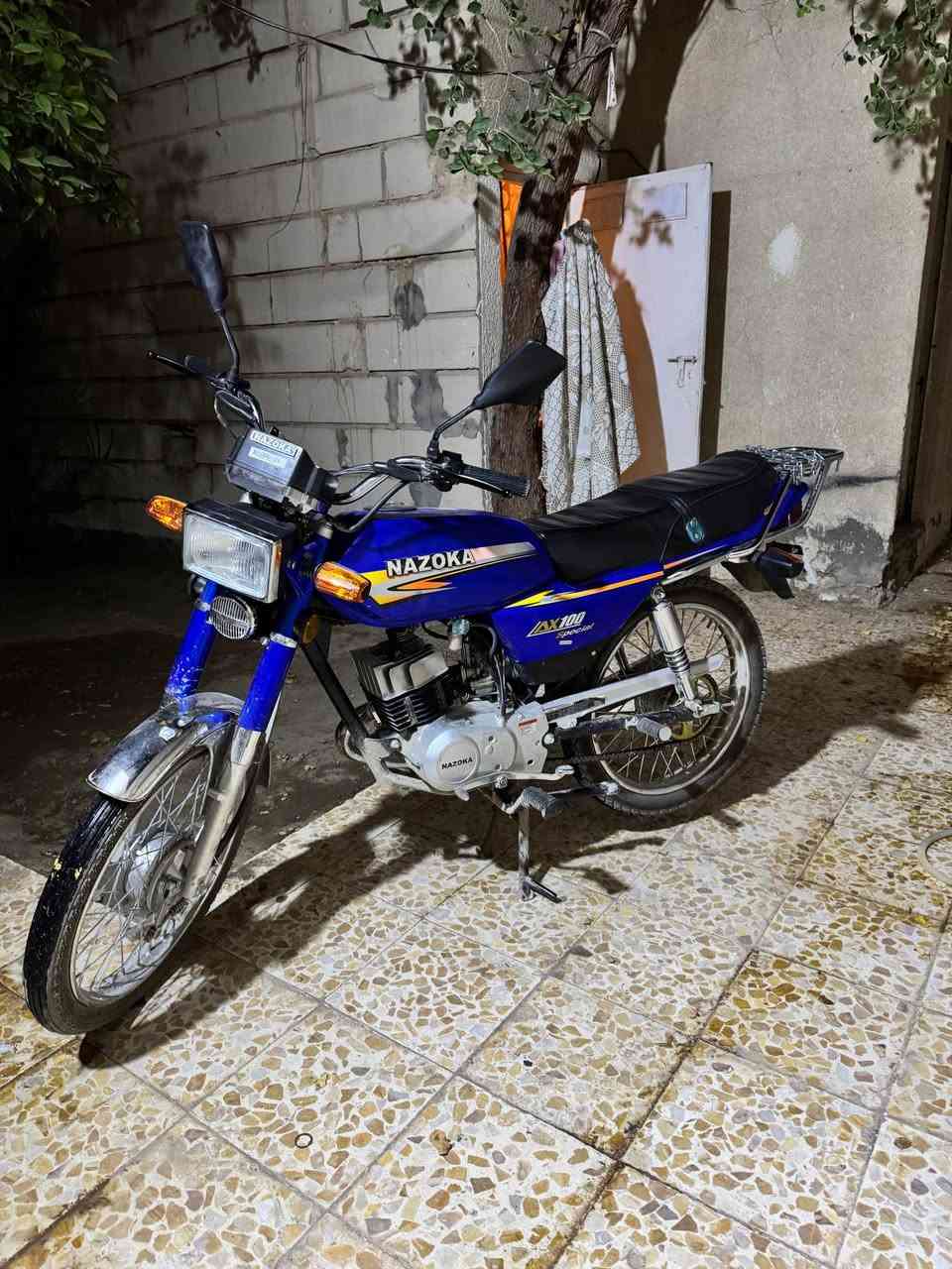 للبيع دراجه نازوكه  موديل ٢٦ جديده صارلها شهرين طالعه من المعرض اوراق اسكنراذا اكو مراوس ابربعه كير جديده اراوس السعر 850 وبيها مجال  العنوان كربلاء*********** كربلاء, العراق
