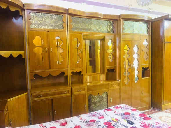 توجد غرفة نوم للبيع شرط نضافه فول خشب صاج للاستفسار اتصال على ***********
