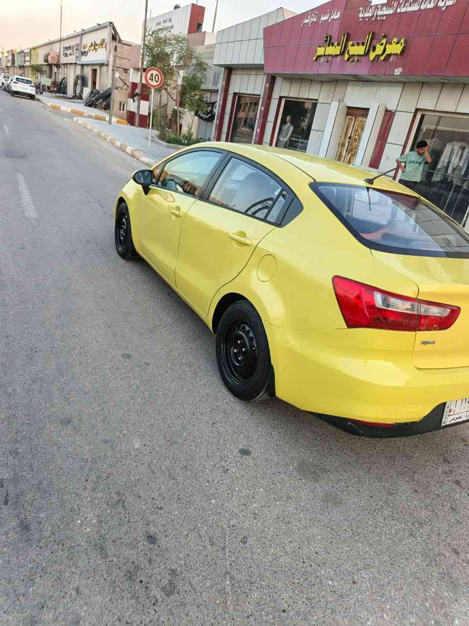 سلام عليكم كيه ريو 2016 خليجي سياره خصوصي لون ليموني أصل خصوصي بسمي سنويه جديد 2031 رقم نكليزي باقي بس استلم لوحات سياره جاهزه مكينه وكير. وتبريد بيه بس باب مبدل  وباقي مكفول ماعده صبغ لين خليجي مكاني الناصريه(***********) سعر 82 بيه مجال الشطره, ذي قار
