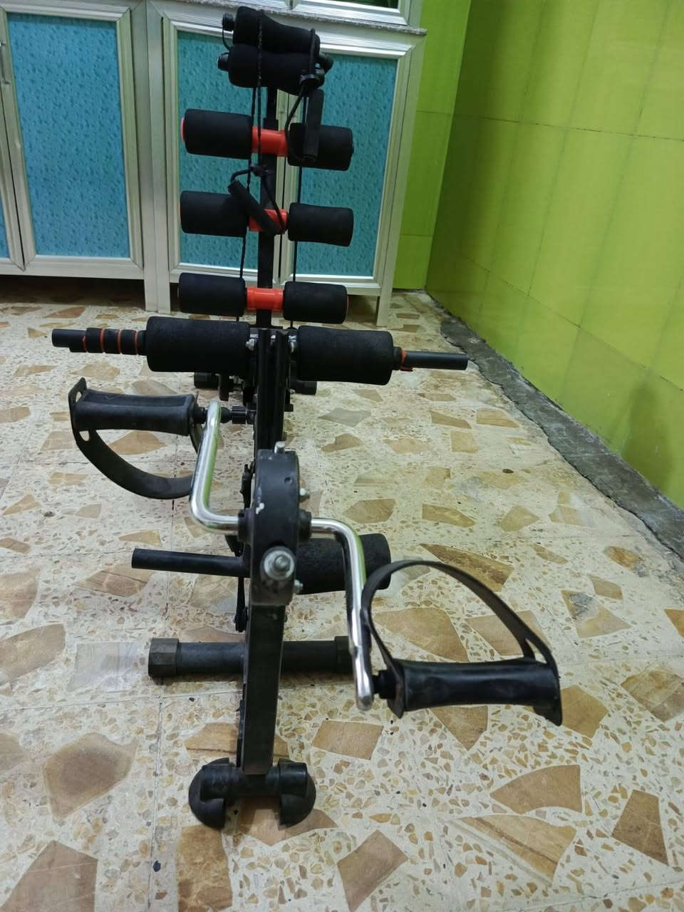 جهاز رياضي للبيع
خمس لعبات استخدام قليل
السعر 150 الف


**إذا كنت صاحب هذا الإعلان وتريد حذفه لأي سبب، رجاءا أرسل رسالة إلى الدعم الفني**