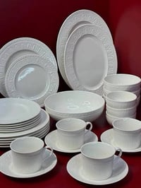 مواعين فرفوري • ابيض • متوفر بكميات」「صحون كبار」「صحون صغار」「مقدمات」「وطو...