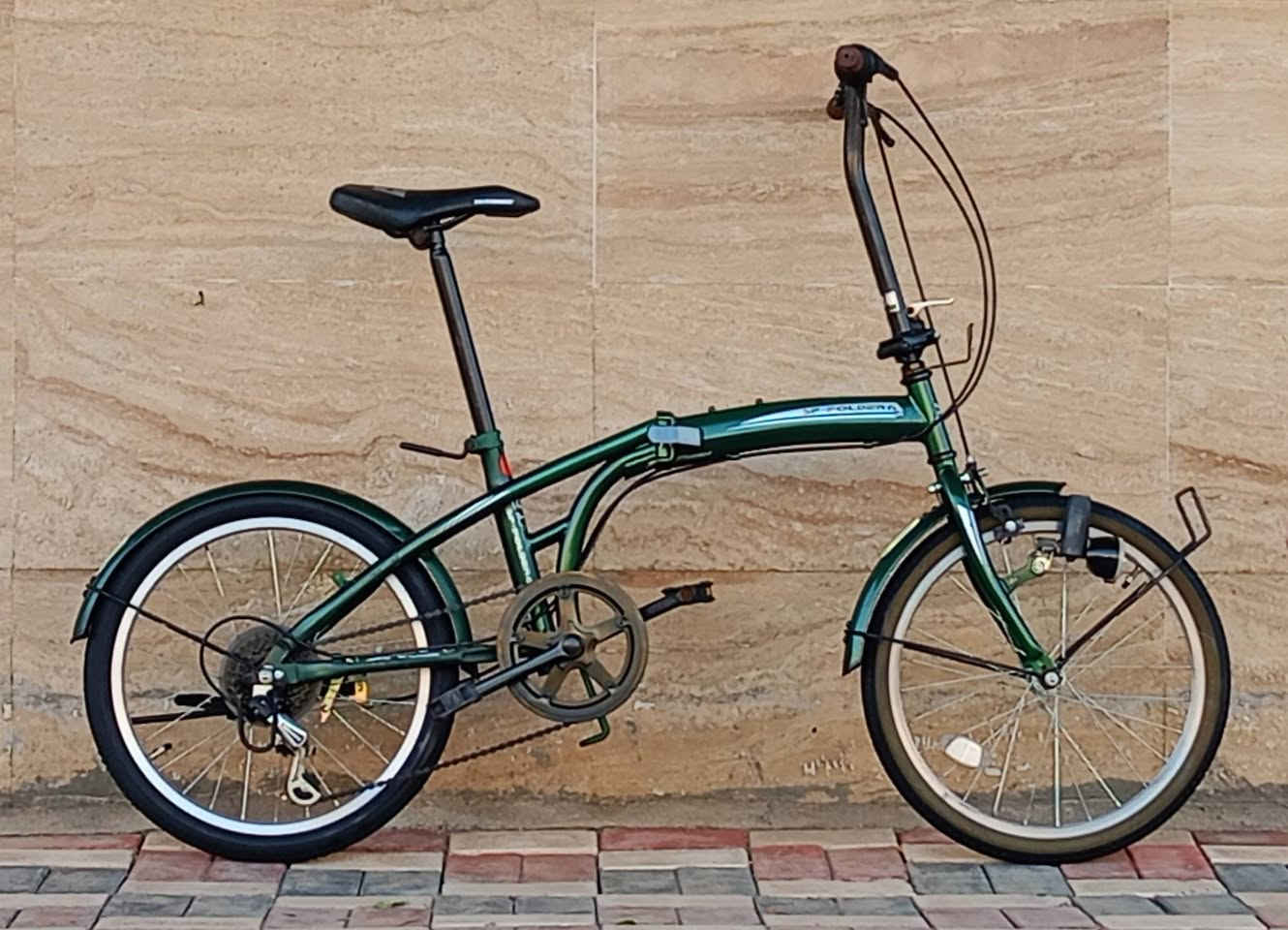 ━━━━━━━━━━━━━━━
🚴‍♂️🌟 السلام عليكم ورحمة الله وبركاته 🌟🚴‍♂️
🔹 دراجــة هــوائــيــة للبيــع 🔹 
✅ باله أصلي غير مستخدم 
✅ شرط الفحص والنظافة والضمان
✅ نظافة - 95%
🚲 النوع : يطبك
📏 الحجم : 20
⚙️ كير ست نمر
✨ الدراجة وضع شركة
🚚 تتوفر خدمة توصيل إلى جميع محافظات العراق 🇮🇶
📩 للاستفسار أكثر : خاص أو على الرقم
📞 ***********
💬 واتساب متوفر
📍 العنوان : كربلاء - طويريج
━━━━━━━━━━━━━━━
