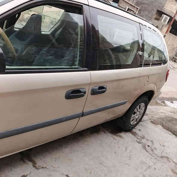 سلام عليكم دوج كرفان 2007  3.300 كير محرك مكفول تخم تاير جديد كشر نضيف  السياره جاهزه ونضيفه للبيع او مراوس سعر 70 للاستفسار ***********مكان بغداد
