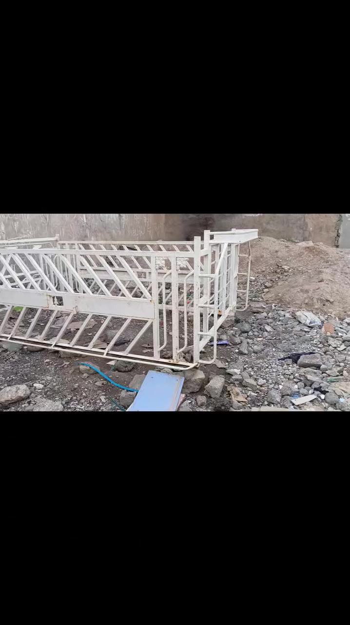 ئەوچەنچەیەمان هەبۆفرۆشتن لۆ3000 و 2700 دەبیتن شوێن خبات . 200هەزار . ***********
