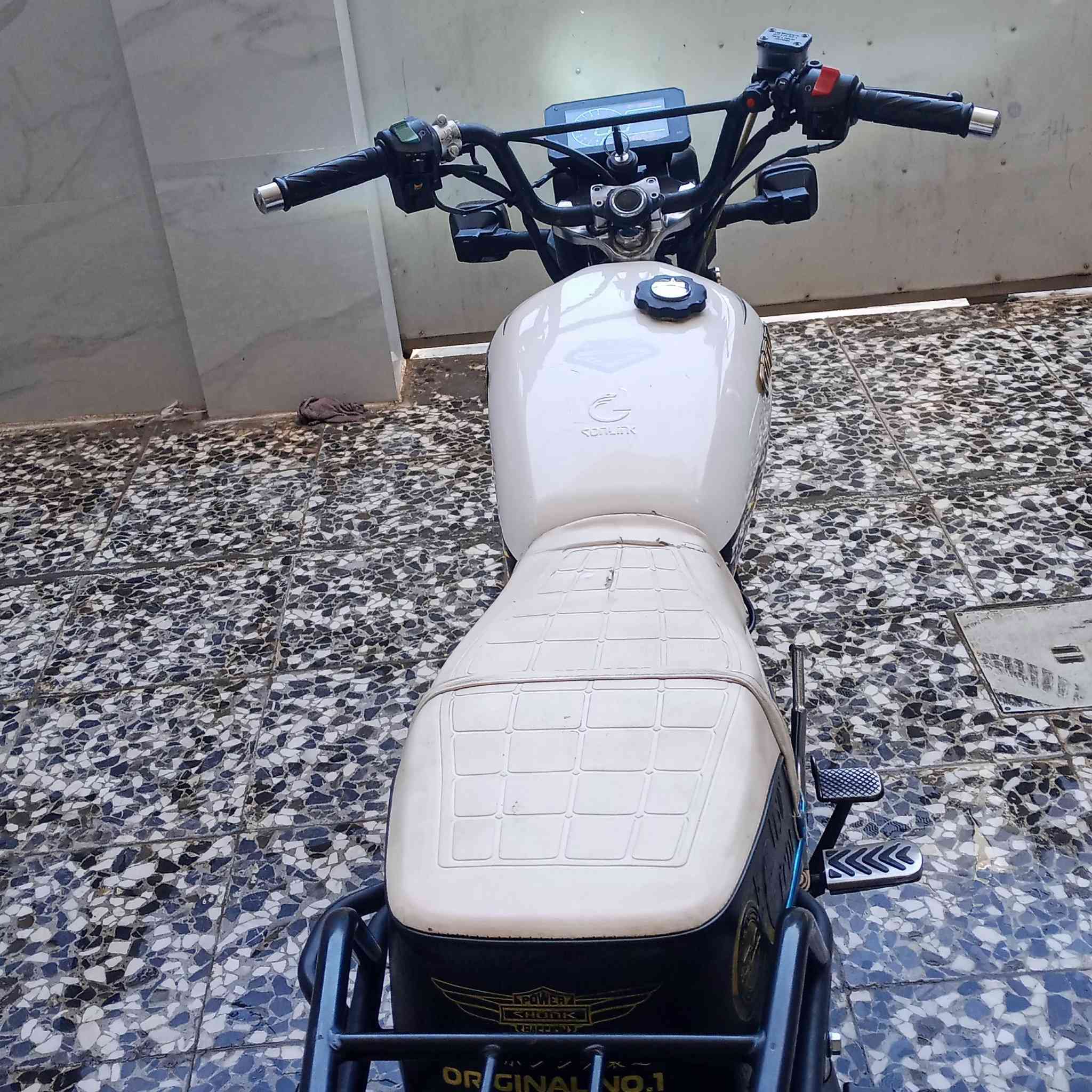 سلام عليكم دراجة سونك البيع الشكل الجديد موديل2025بيهه وراق سعر الدراجه 550 وبيهه مجال و الدراجه خمسه كير  تشتغل سلف وهندر  العلوان واسط الصويره اقرب مدرسه ابي طالب لاستفسار علئ الرقم ***********

