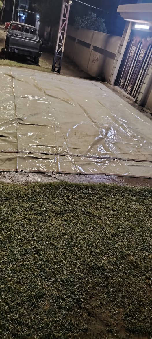 للبيع جادر مشمع تخين مال لوري الطول ٨ والعرض ٥ للا استفسار أو الاتصال على الرقم التالي ***********
