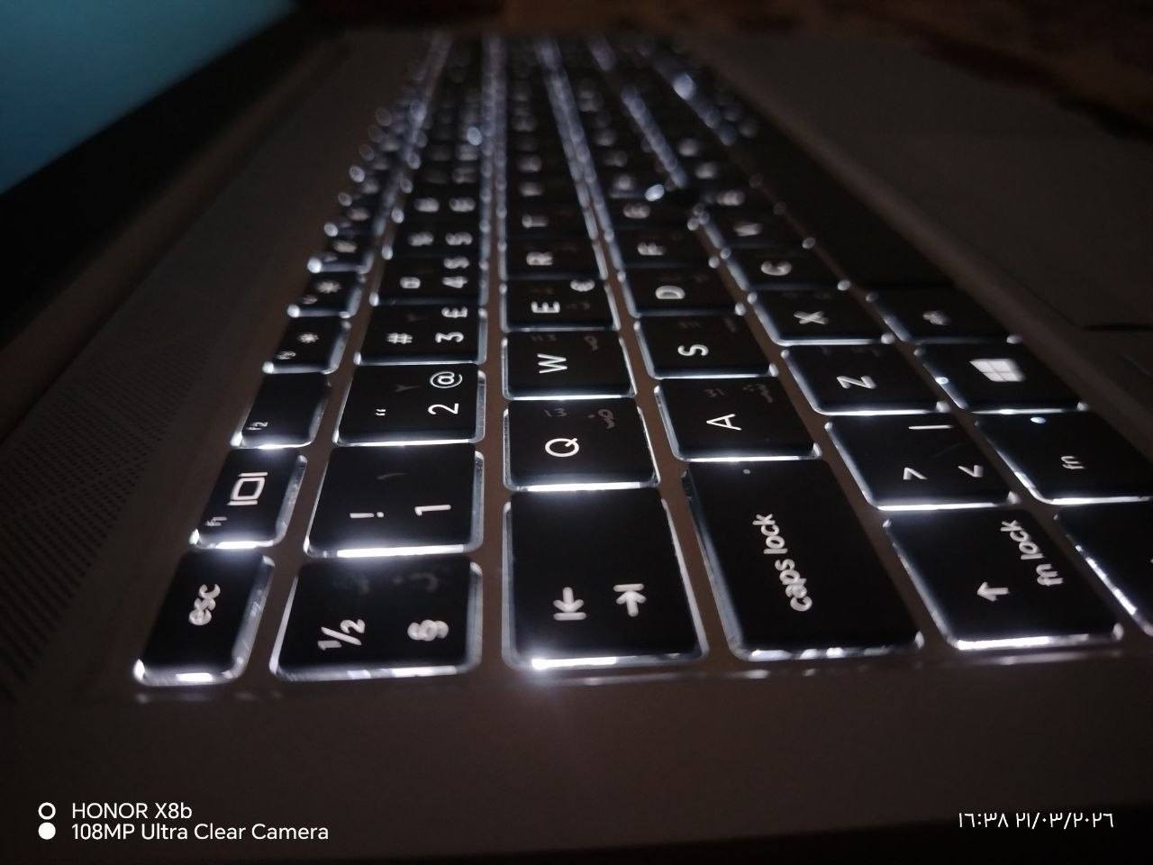 💻 HP EliteBook 850 G8 - Core i7 (11th Gen)
🔹 المواصفات:
المعالج: Intel Core i7 الجيل 11
(4 أنوية / 8 خيوط – تردد يصل إلى 4.7GHz)
الرام: 16GB DDR4 (سرعة 3200MHz)
قابل للتطوير
التخزين: 256GB SSD (NVMe سريع)
كرت الشاشة: Intel Iris Xe Graphics
مناسب جداً للاستخدام اليومي وبرامج الهندسة مثل AutoCAD وMATLAB
الشاشة:
15.6 إنج – Full HD (1920×1080) – IPS
البطارية: تدوم عدة ساعات حسب الاستخدام
الوزن: خفيف (حوالي 1.6 كغم)
المنافذ:
USB-C (Thunderbolt) / USB-A / HDMI / مدخل سماعة
الاتصال:
WiFi 6 + Bluetooth 5
🔹 مميزات إضافية:
هيكل ألمنيوم فاخر
كيبورد بإضاءة
بصمة + كاميرا + غطاء للكاميرا
سماعات Bang & Olufsen
💰 السعر:
550 ألف دينار عراقي 

***********
***********
الكمية محدودة.
