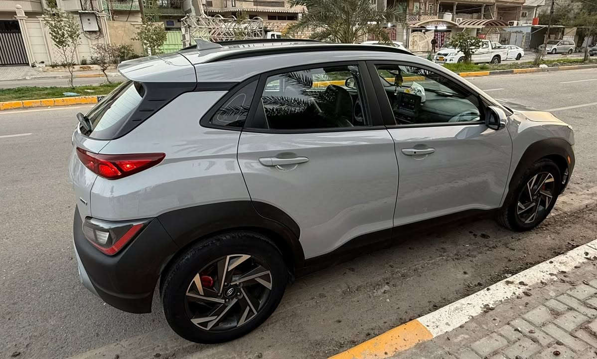 هونداي كونه
للبيع: هيونداي KONA 2022 – أعلى فئة فل كامل

🚗 مواصفات مميزة:
✨ فتحة بانوراما سقف كبيرة لتجربة قيادة ممتعة
✨ شاشة تاتش حديثة ومواصفات ترفيه عالية 📱
✨ نظام صوتي ممتاز مع Apple CarPlay / Android Auto
✨ مصابيح LED أمامية وخلفية
✨ نظام أمان حديث + حساسات أمامية وخلفية للركن
✨ نظام تثبيت السرعة + دخول بدون مفتاح
✨ أعلى فئة بمواصفات كاملة وفخامة قصوى

⚠️ الحادث: ضربة خفيفة بالبِنِد، مبدلة ومصبوغة
وبيها جاملغات كدام ثنين وباب كلير من امريكه 
📍 الموقع: بغداد
💰 السعر: 140
للتواصل الاتصال على الرقم(( *********** )) غير متواجد علفيس
