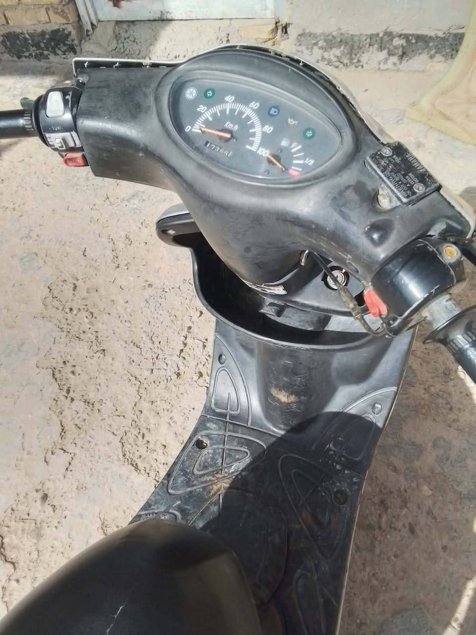 سلام عليكم دراجه اكزز سرعة 100نضيفه كلشي شغال بيها مكاني بابل السعر 400بيها مجال قليل اليحب يراسلني خاص هذا رقم***********
