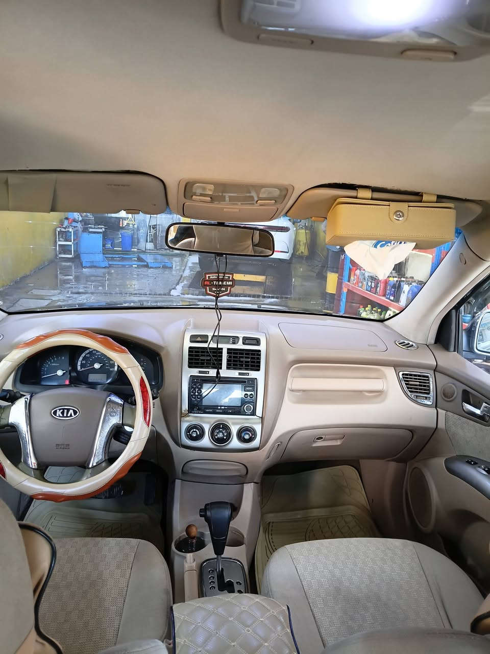 سلام عليكم كيا سبورتج موديل ٧ أمريكي صبق فقط بنيد وجاملق بدون معجون بسمي مكانها بغداد الدوره اسعر ١١٠ وبيها مجال مكينتها بيها لاستيك ولف رقم الهاتف *********** غير متواجد علفيس
