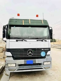 مارسيدس اكتروز 2002 للبيع للاستفسار التواصل واتساب  07827494425