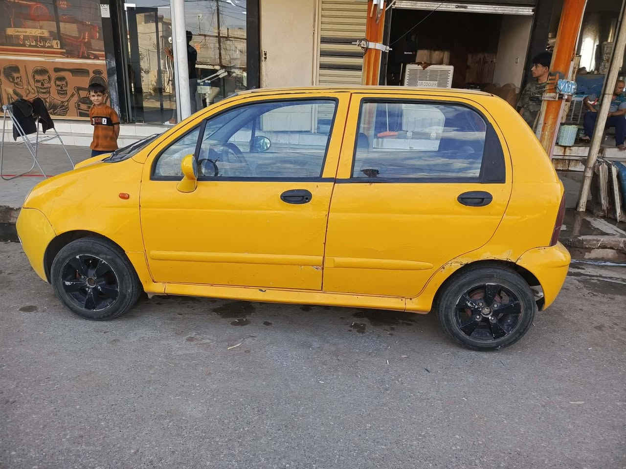 سلام عليكم كوكو للبيع محرك كير شرط هيهءه 900 غرمات صفر شرط الوكاله ول تحويل كاربون بأنزين بيها ورقي متوقف كشر نضيف كدام العين سعر 13 وبيها مجال ***********
