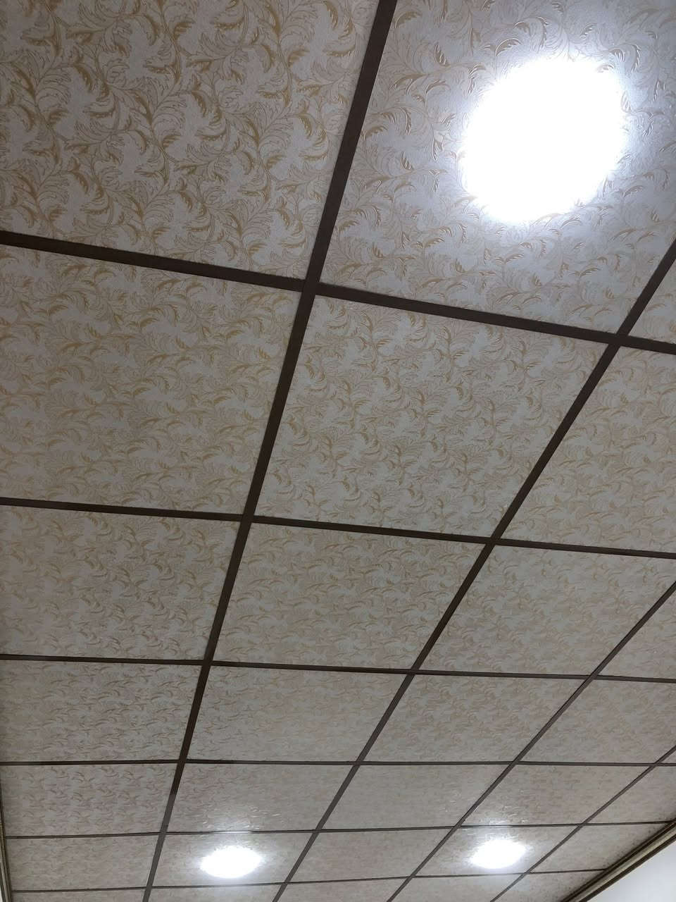 السلام عليكم سقوف ثانوي للبيع 21 متر حيل نظاف البيع بسبب عمل جبس بورد *********** موقع حي الفلاح
