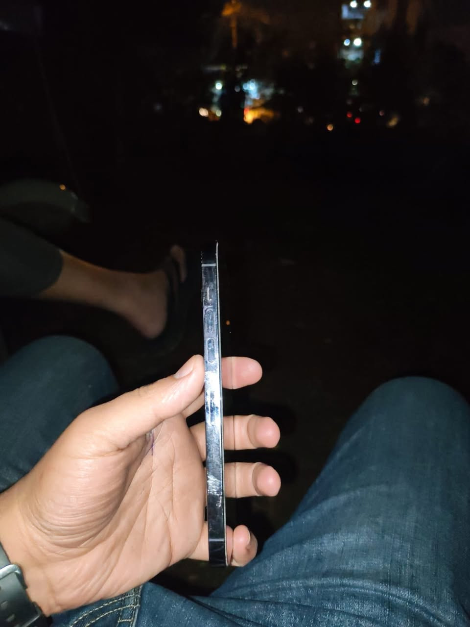 سلام عليكم ايفون ١٤ برو ماكس
جهاز ما مفتوح 

ذاكرته ٥١٢ 

دبل شريحا 

بطاريه ٧٩

مكاني بغداد حي العامل 

رايده ٨٢٥ بي مجال

***********
