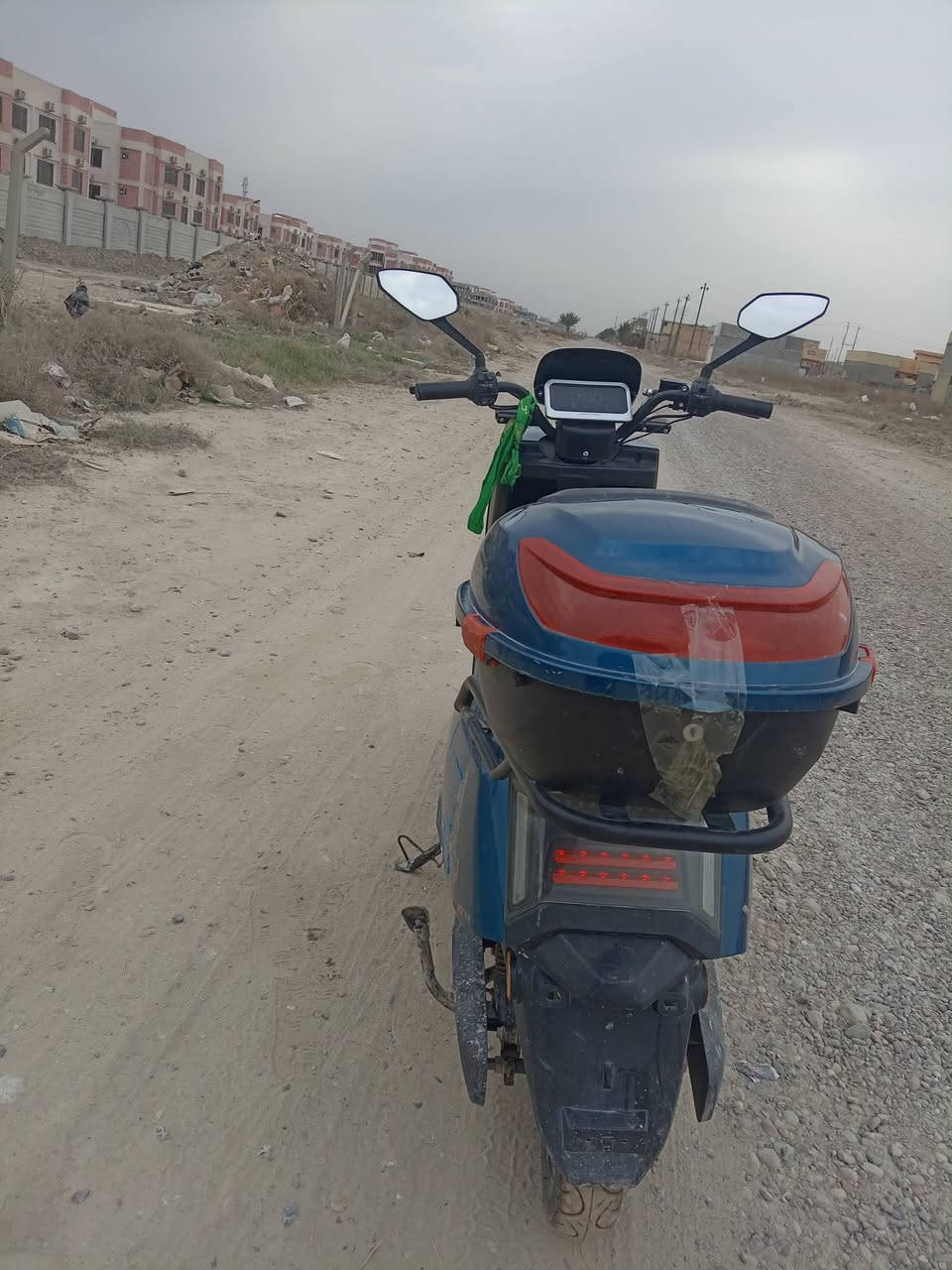 للبيع: دراجة نظيفة وعالشرط 🏍️✨شغالة ونظيفة (لوز)، ما تشتكي من شي.
4 بطاريات خير من الله.
​النقص فقط (ملق الطين) وبسيطة تتعوض.
​السعر: (650) قفل أو مجال بسيط.
​المكان: (سبع البور السوداني).
​الخاص مفتوح للشراي.
***********
