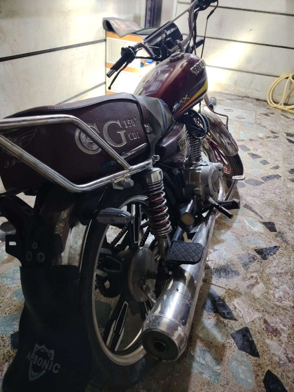 سلام عليكم ايراني البيع دراجه حلوه نضيفه سعره ٤٥٠ بيه مجال بيه مقص بس كلوب اليوره وباتري شويه تعبان مكاني بياع تقاطع درويش


**إذا كنت صاحب هذا الإعلان وتريد حذفه لأي سبب، رجاءا أرسل رسالة إلى الدعم الفني**