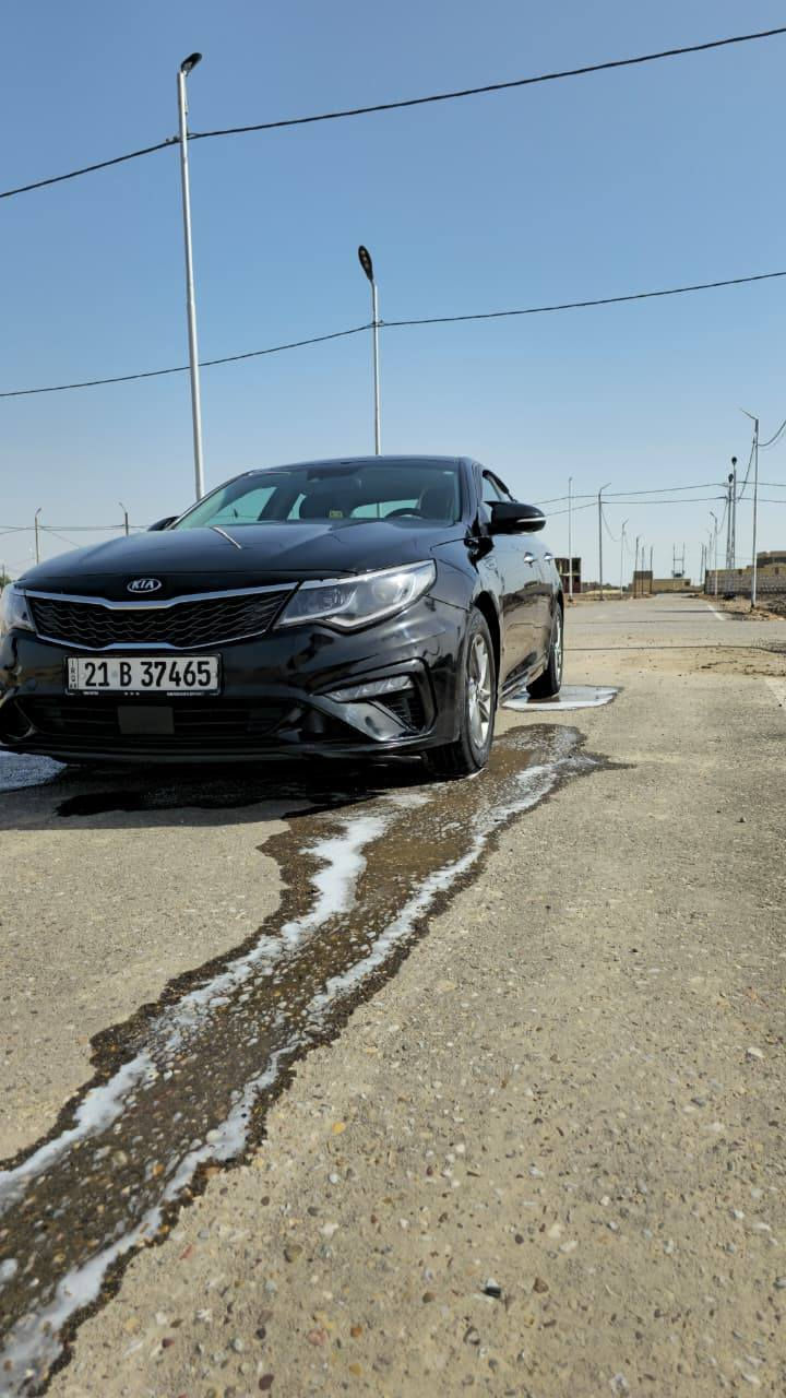 السلام عليكم
كيا أوبتيما وارد أمريكي  موديل 2019 للبيع  شرط تحويل او مداور ثاني يوم 
فئة (fe) ( Sport) ومعروفة مواصفاتها 
مودات قيادة (نورمل ،ايكو،سبورت)
تحديد مسار 
مثبت سرعه 
مانع انزلاق 
مانع اصطدام 
رادارات جانبي وأمامي وخلفي 
السيارة ماشية51 الف حقيقي 
السيارة بعدهي جديدة على ايدنا كير ومحرك خير من الله 
حدادية جديدة 
رقمها سليمانية 
السعر 128 وبيها مجال 
مكان السيارة الديوانية قضاء عفك 
للاستفسار الاتصال على الرقم 
***********
