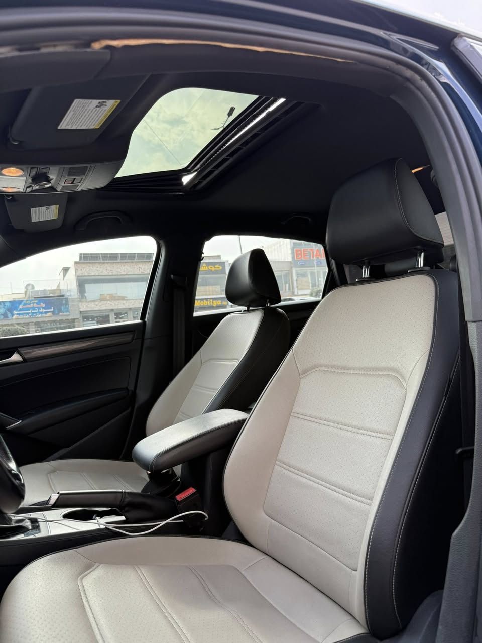 Volkswagen Passat  R_LINE   20T     2022
فولكسفاكن باسات ٢٠٢٢ ار لاين 
مواصفات فول سلايت كشن جلد داخل ابيض بصمه وشغال ورادار خلفي وامامي وجانبي 
تحديد مسار وعدم خروج من مسار ويل كروم حجم كبير وكشن هيتر ولايت عدسات اوتو  بقية مواصفات معروفه
ضرر جاملغ وربع بونيت بدون دواخل واذرباك استيرن وبرده وراجع سستم

سعر ١٥٨ ورقه $ 
مكان سياره كركوك 
للاستفسار ***********
