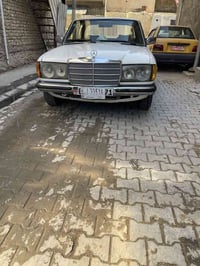 مارسدس ابو جحيل موديل 1978 السياره حلوه وخير من الله بيه بطه ثنين ونص ...