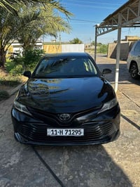 كامري موديل 2018 LE رقم بغداد ماشية 130 الف السياره نضيفة مثل ما موضحه...