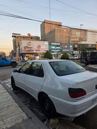 بيجو ٣٠٦ موديل ٢٠٠٢ السياره بيها صفحه فقط صبغ اثر شخوط بدون حادث موجود...