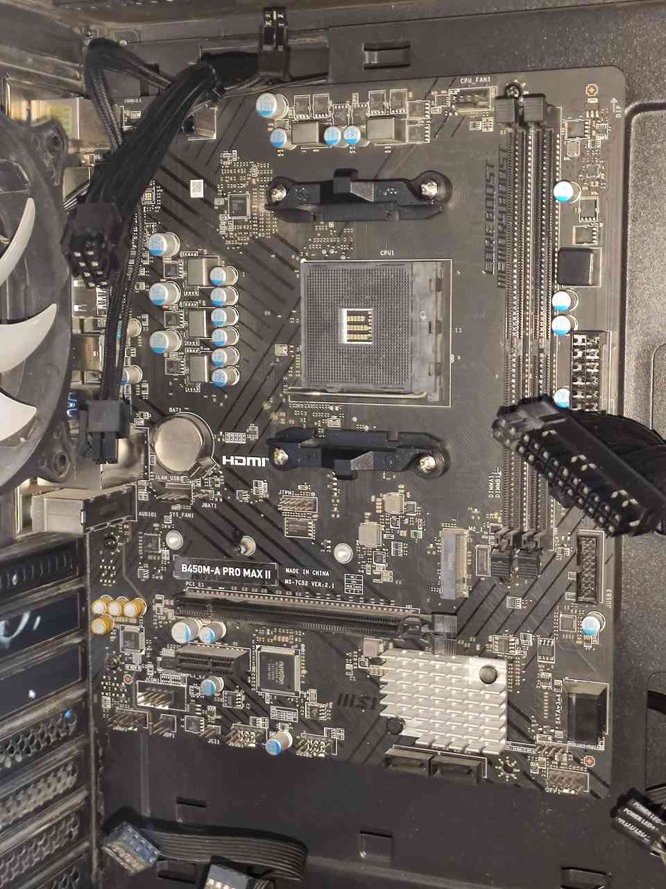 كلهن سوة ما ابيع كل قطعة وحدها
السلام عليكم

Gamdias AURA GC1 ELITE ARGB black mid-tower computer case وياها اربع فانات
MSI B450M-A PRO MAX || MOTHERBOARD 
ODIN || 0600 600W 80PLUS POWER SUPPLY 
مستعمل نظيف جدا 
السعر 150 الف


**إذا كنت صاحب هذا الإعلان وتريد حذفه لأي سبب، رجاءا أرسل رسالة إلى الدعم الفني**