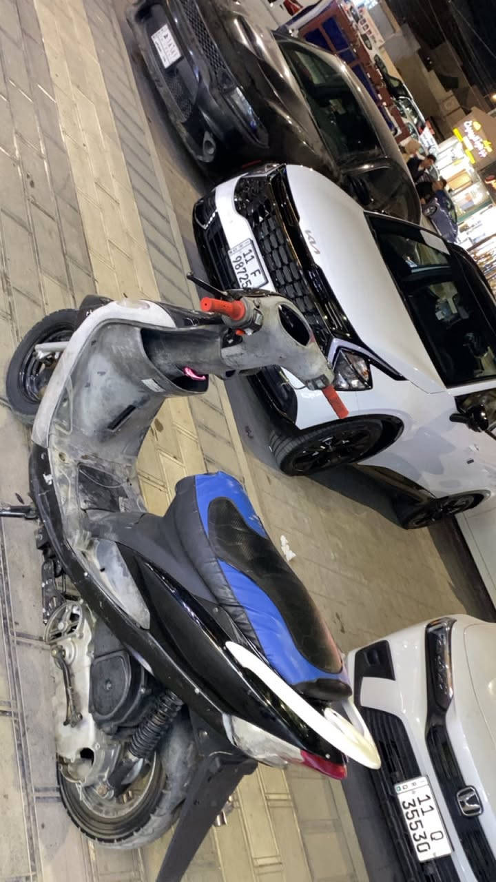 ماكس منغولي
سلف وهندر 
صارلنصه صجميه 
لدراجه خير من الله تجي وتفحص
بوشه 49
مكاني بغداد لسيديه مستعجل عليها 350 وبيها مجال
***********
