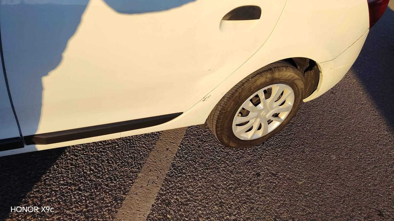 ڕینۆ سمبول ٢٠١٧
گێڕ ئۆتۆماتیک+عاد
١٦٤ هەزار ڕۆشتوە
گێڕ و مەکینە بە شەرت 
تەقە و رەقە بە شەرت
بۆیاخی نیە تەنها ٣ جێگا ساردی هەیە چەمەلەغی پێشەوە لای سایەقە دوو دەرگای دواوە 
تەحویل و غرامە بەشەرت
*********** السليمانية, العراق
