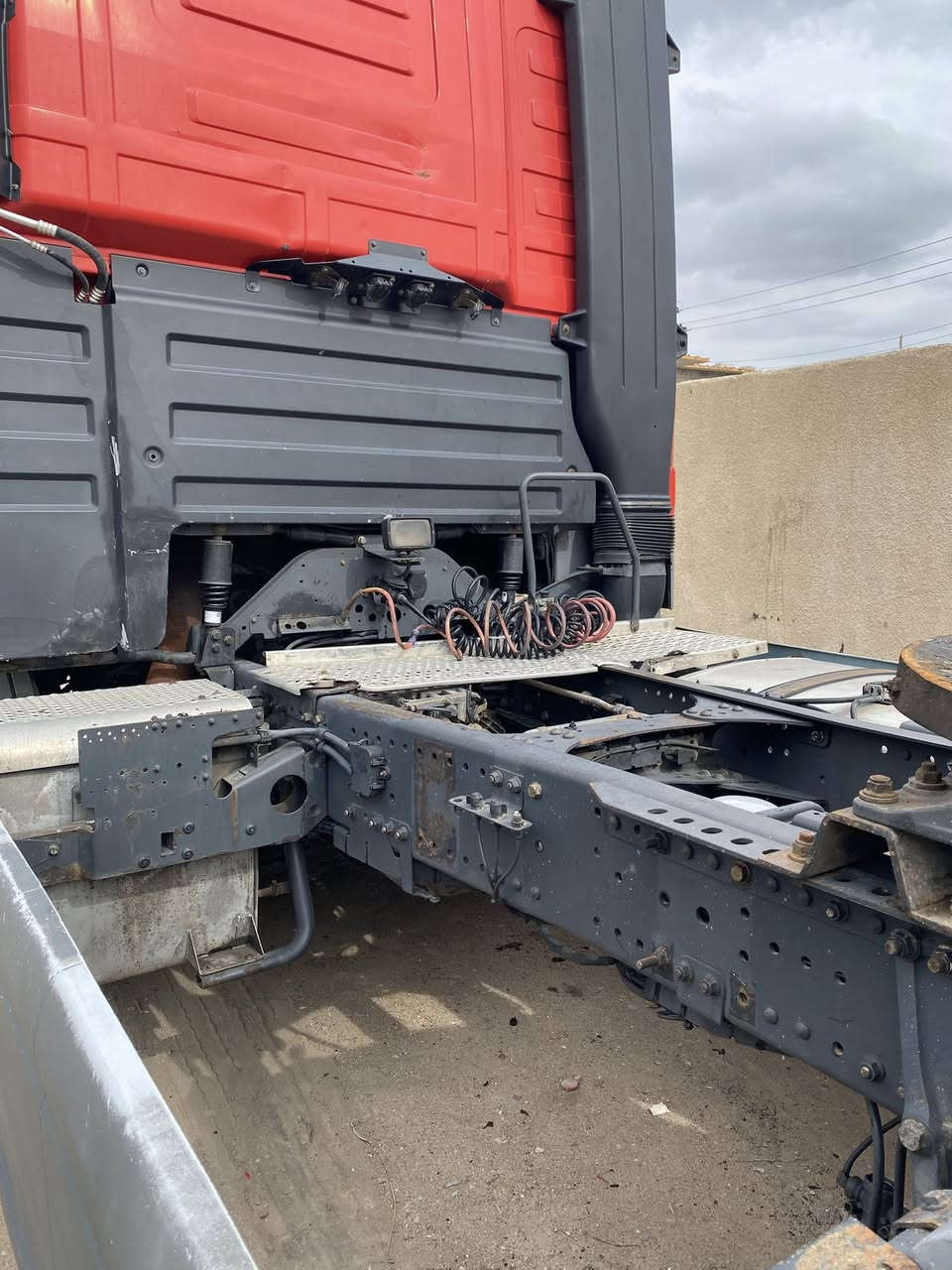 السلام عليكم سيارة للبيع اكتروس موديل 2004 رقم بصره حجم (46 18) للأستفسار (***********) مكان السياره بصره اني مكلف بل نشر
