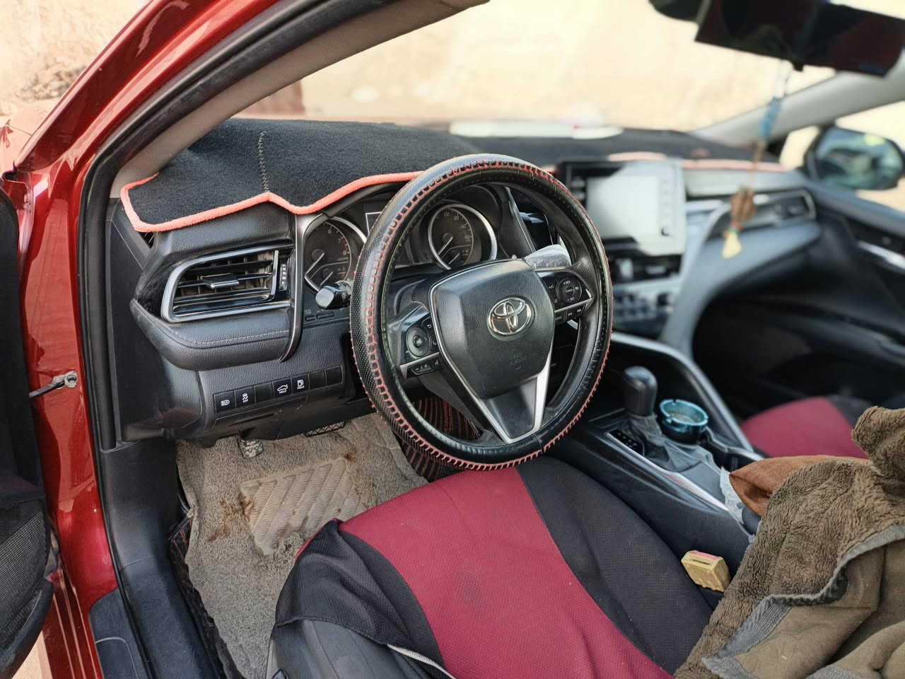 عليكم سياره كامري موديل 2021سيار كلش جديده رقم قادسيه معوقين باقي عليهة شهرين وتنفك حادث جاملغ جهت سائق بدون داخل سعر 175وبيها مجال وارد مريكي ‏‪***********‬‏ سيارت بيت الله شاهد كلش جديده وبيها بل باب الخير طخه بصيطه ع بارد مكان ديوانيه.
